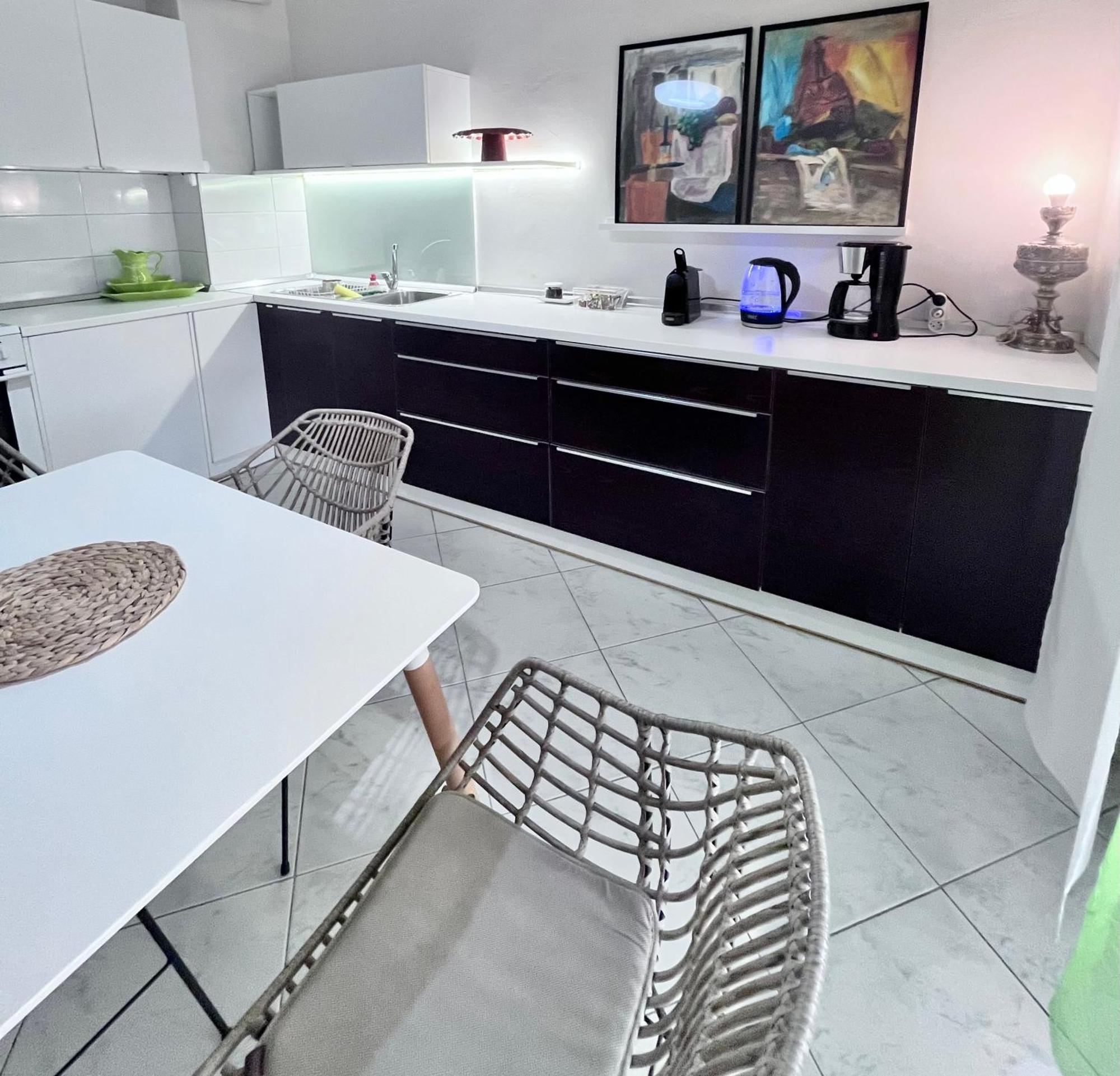 Central 7 - Stylish Apartment Komotiní Extérieur photo