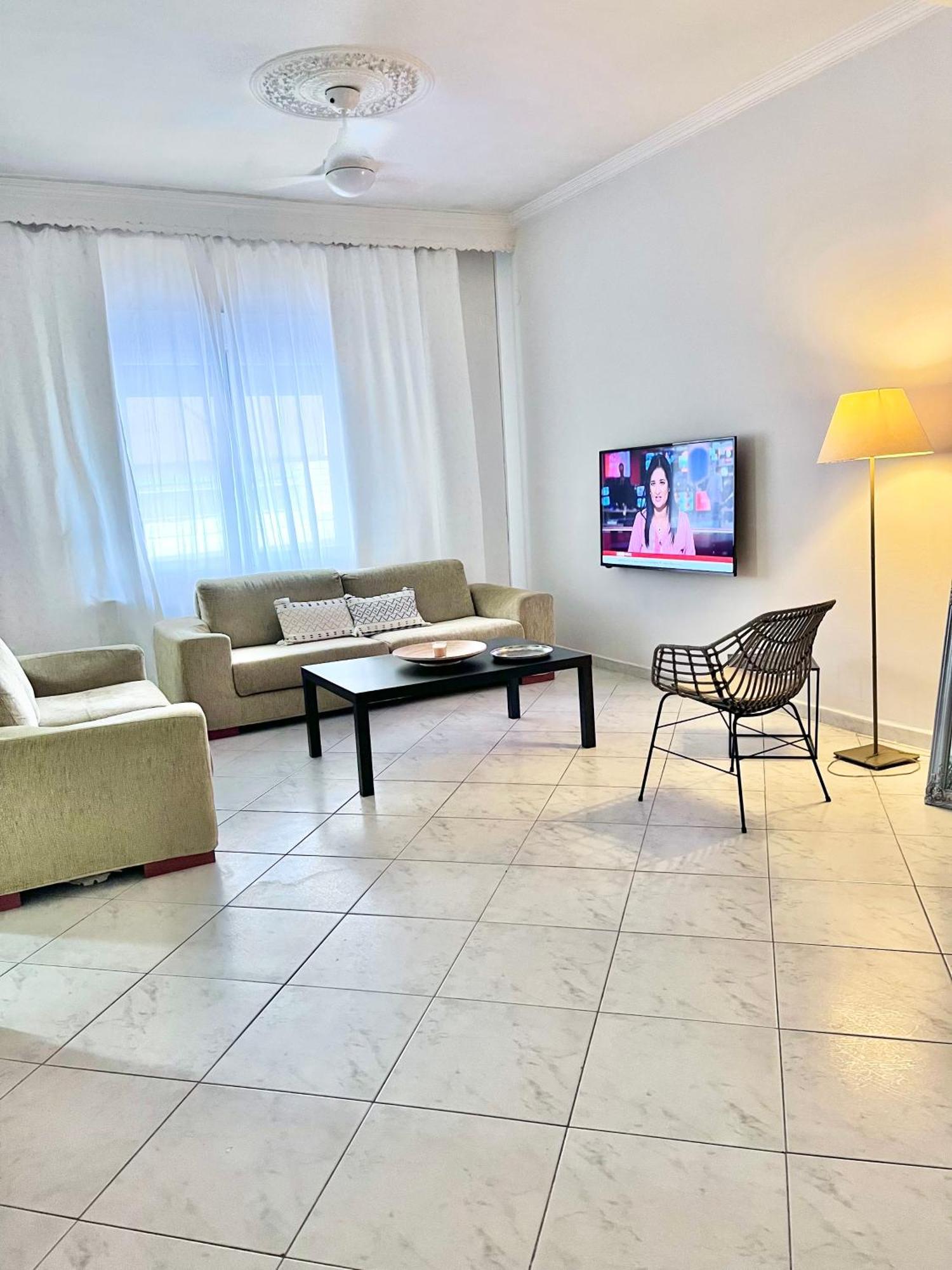 Central 7 - Stylish Apartment Komotiní Extérieur photo